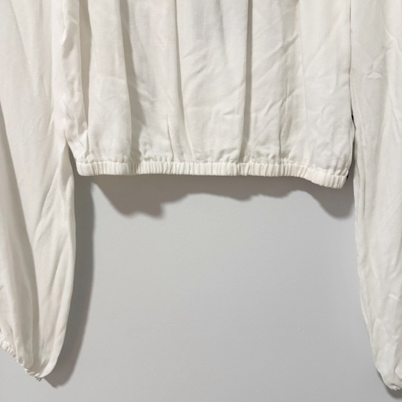 Forever 21 Womens White Puff Sleeve Ruffled Crop Blouse Size Medium NWT - Picture 3 of 9